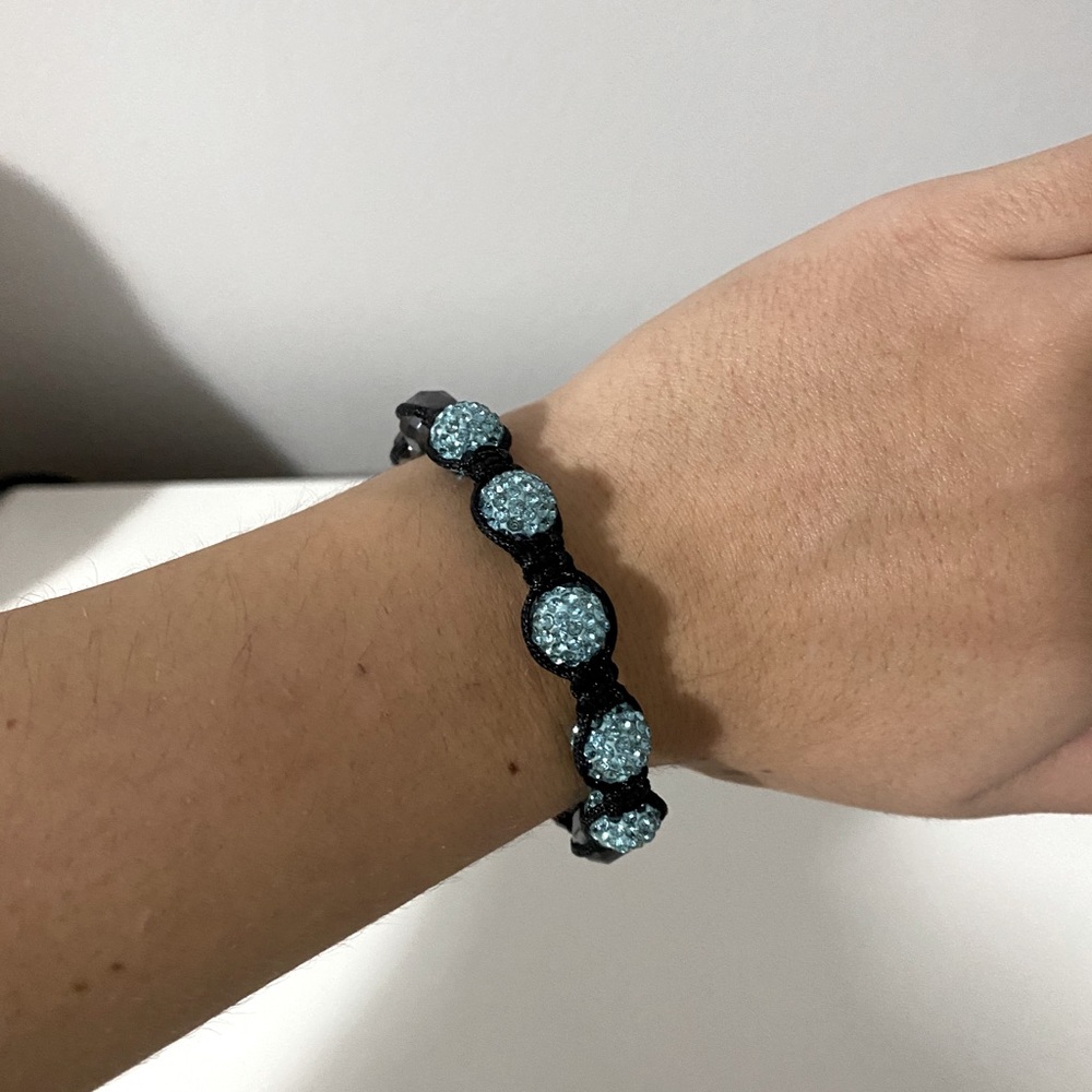 BLUE BEADED BRACELET
